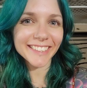 Meet your Posher, Alissa